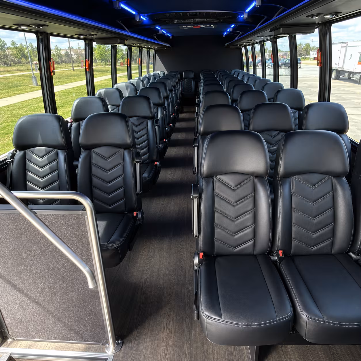 book the perfect ride for your next airport transfer 1