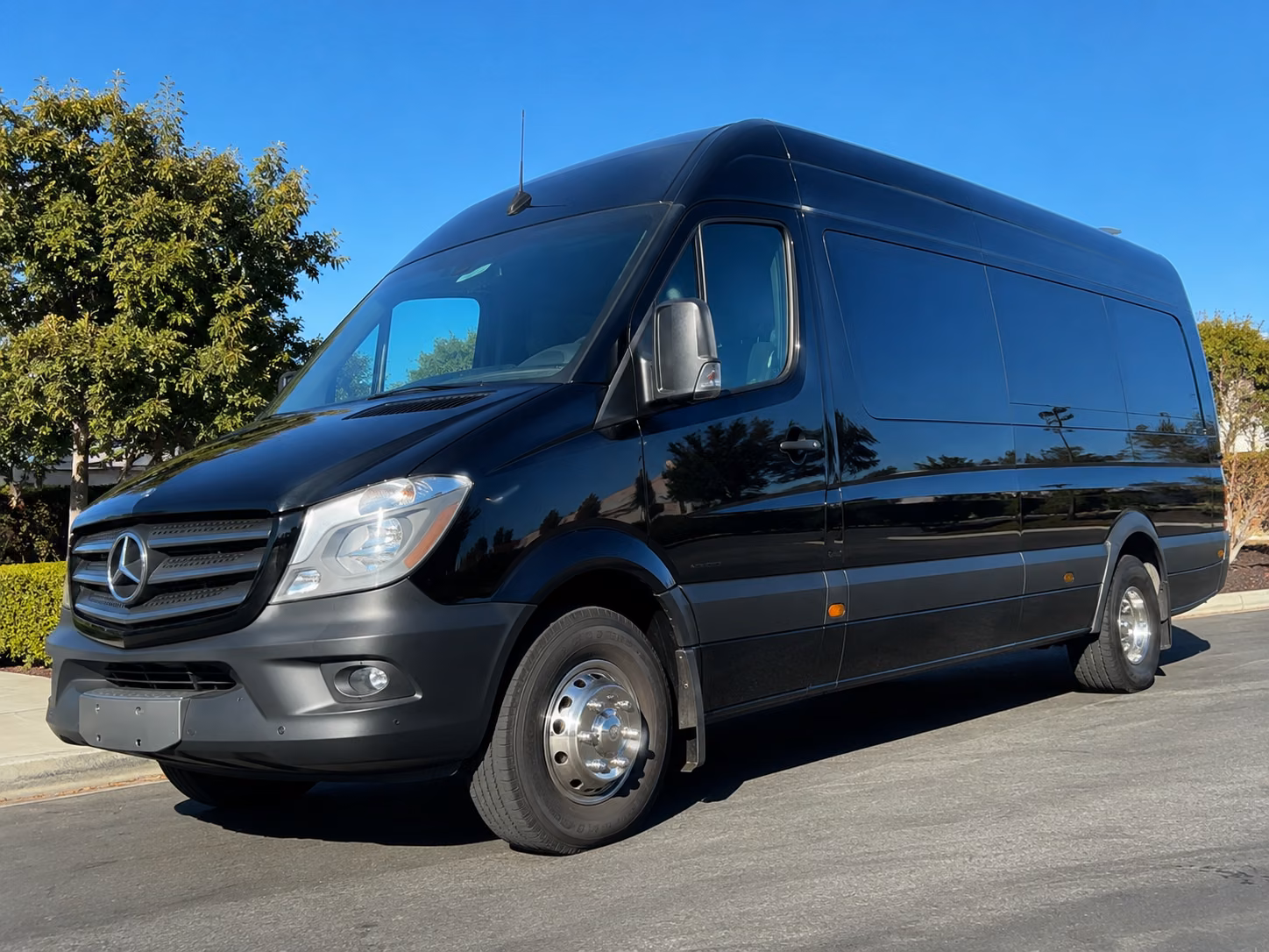 book the perfect ride for your next airport transfer 5