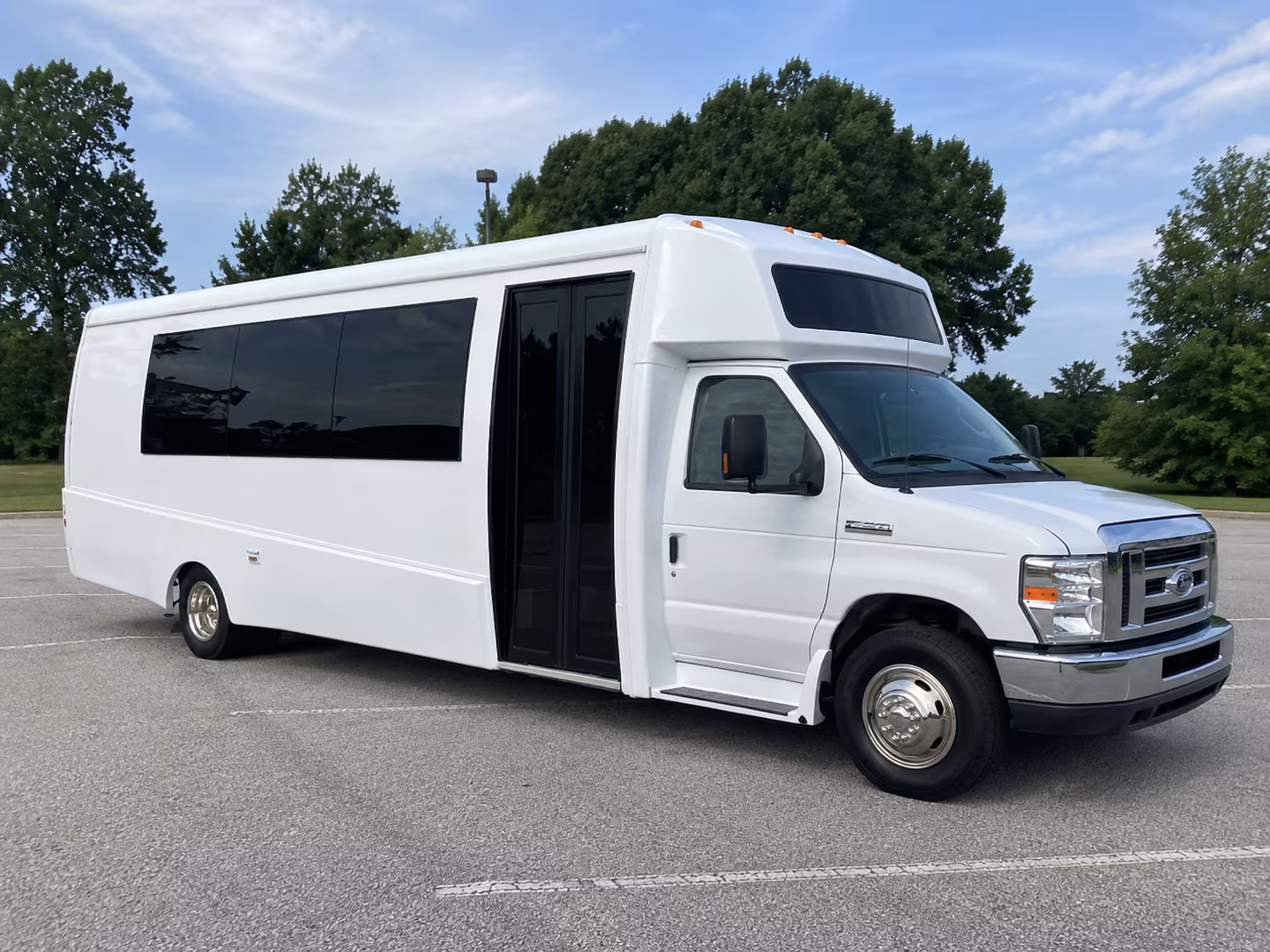 chico 18 passenger party bus